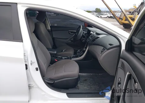 2016 Hyundai Elantra Se z USA, uszkodzony, nr VIN 5NPDH4AE5GH700492